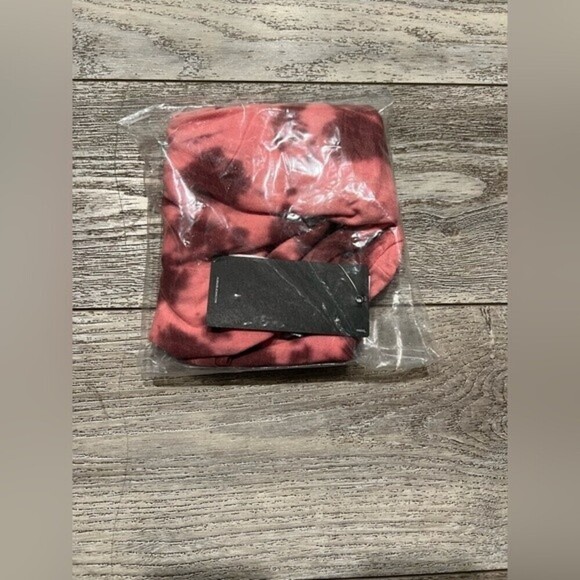 NWT Hudson Jeans Big Kids 12-14 Shoulder Pad White & Cabernet Tie DyeTee Sz L - Picture 2 of 2